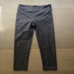grey cropped leggings